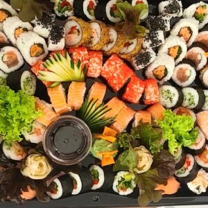 Nami sushi platter